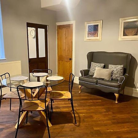 Spacious, Cosy 3 Bedroom House In Preston. Preston  Ngoại thất bức ảnh