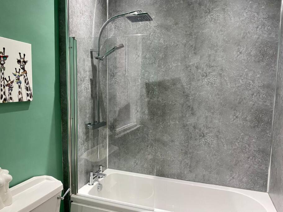 Spacious, Cosy 3 Bedroom House In Preston. Preston  Ngoại thất bức ảnh